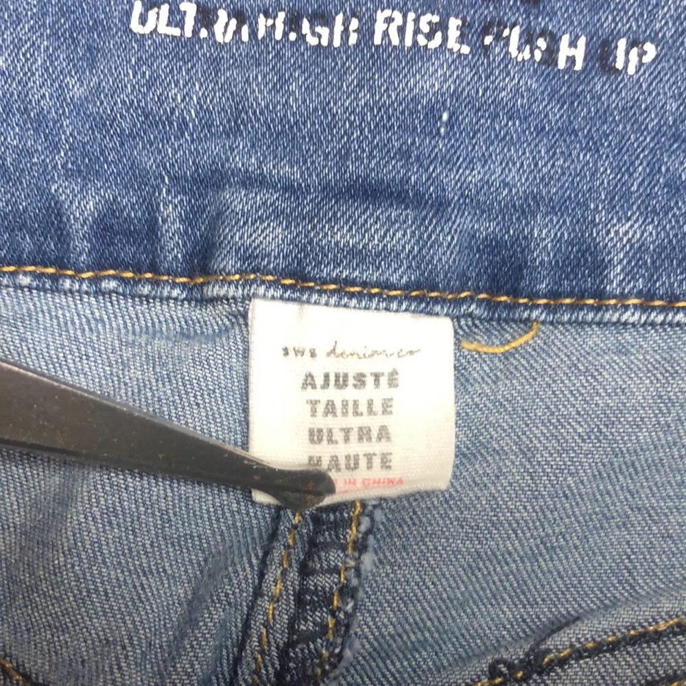 IBIZA DISTRESS JEAN SHORTS 13/32 ⭐ - Picture 7 of 11